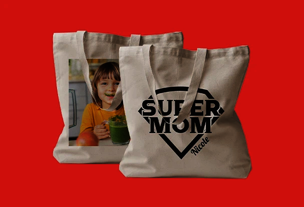 Fotobeutel für Mama Stoffbeutel mit Fotodruck und „Super Mom“-Motiv sowie Name als praktisches und persönliches Fotogeschenk zum Muttertag für unterwegs