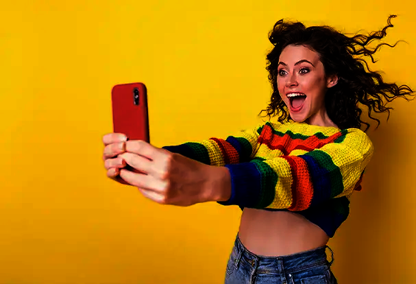 Entdecke kreative Tricks für beeindruckende Fotos mit deinem Handy! Entdecke unsere 5 einfachen Handy Fotografie Tricks für kreative Bilder mit deinem Smartphone.