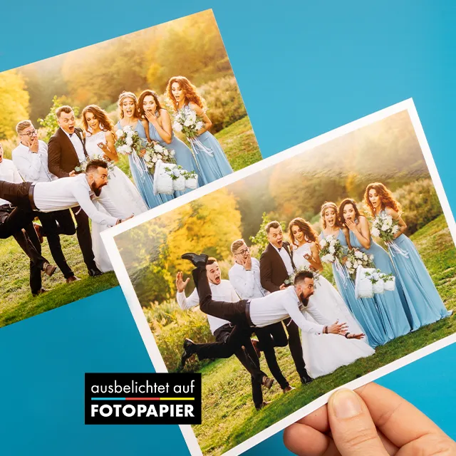 Fotoabzüge Canon HD-Qualität und ausbelichtet auf Fotopapier Unsere hochwertigen Fotoabzüge im Vergleich: Lass dein Hochzeitsfoto in matt in Canon Premium Qualität drucken oder auf Fotopapier ausbelichten, glänzend, weißer Rand.