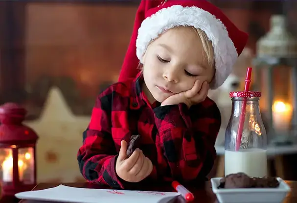 Kombiniere QR-Codes und Fotos in deinem Adventskalender. Weihnachtliche Fotoideen gibt's bei uns.