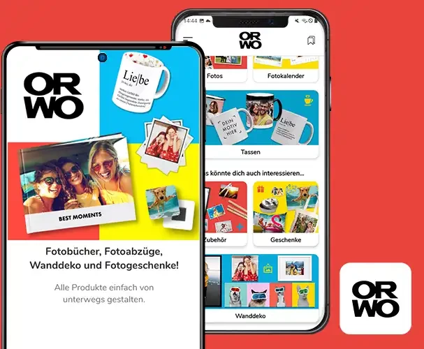 Zwei Smartphones, die die ORWO FOTO-App zeigen. Damit kannst du von unterwegs deine Poster bestellen.