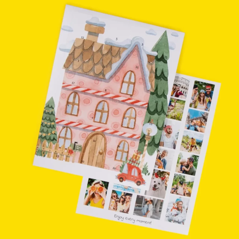 Niedlicher Foto-Adventskalender im Hochformat mit einem illustrierten Hausdesign.